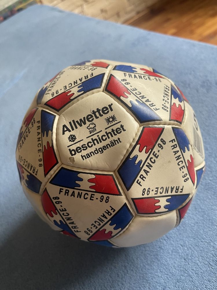 Ретро топка световно първенство Франция 1998 година
