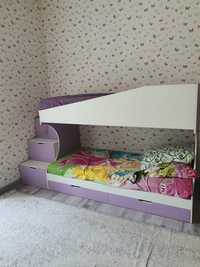 Продам б/у детскую двухэтажную кровать в отличном состоянии