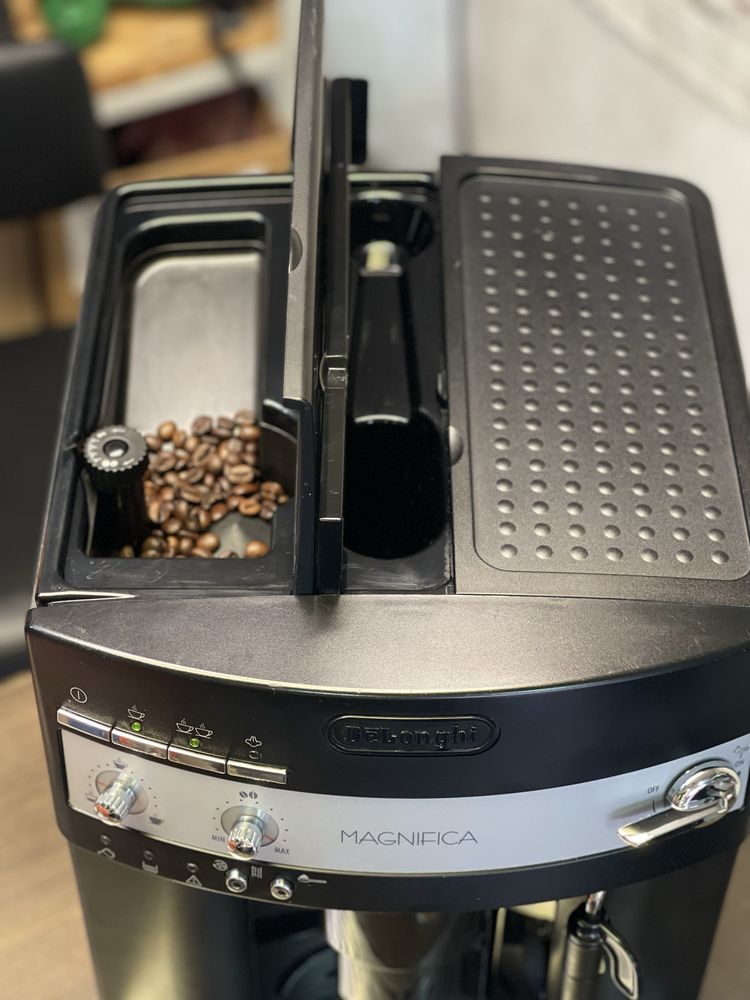 Кафеавтомати | Кафемашини DeLonghi Magnifica ESAM 3000.B