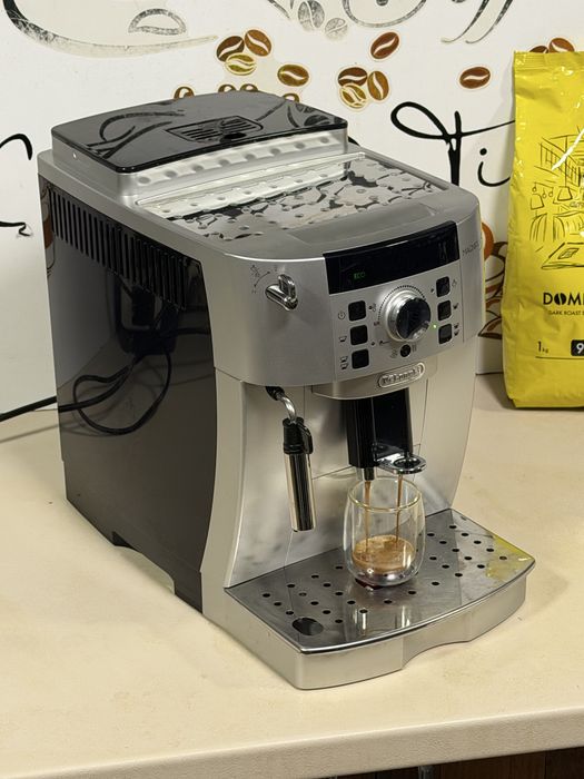 Кафемашина кафе автомат delonghı magnifica S с гаранция