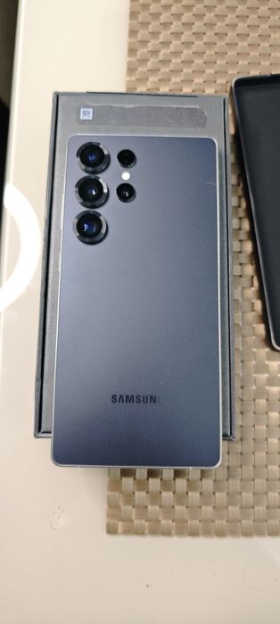 Samsung Galaxy s 25 ultra 512 GB.