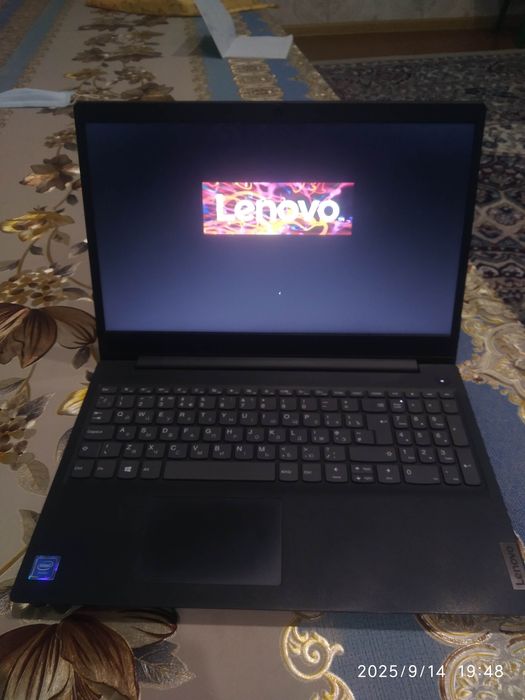 Lenovo ideapad 3   4ga 1tr bayt srochna sotiladi