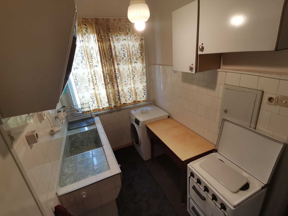 Дава се под наем Четиристаен апартамент в Бургас, Център - 100 кв.м за 357 € - Снимка #2