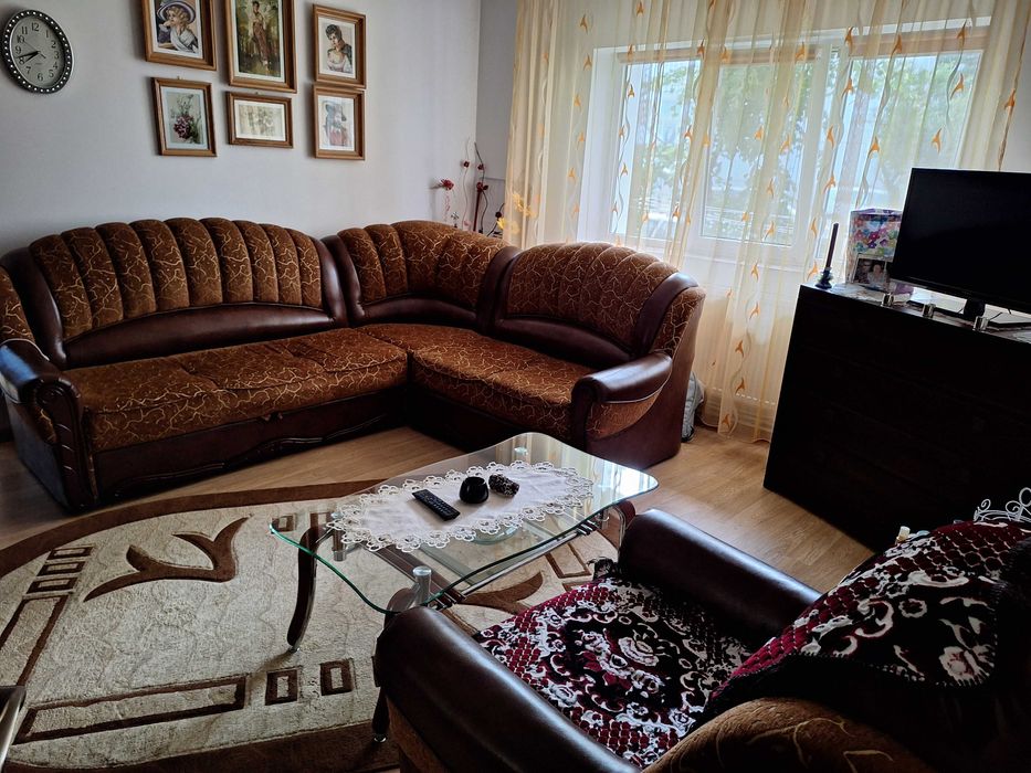 Închiriez apartament