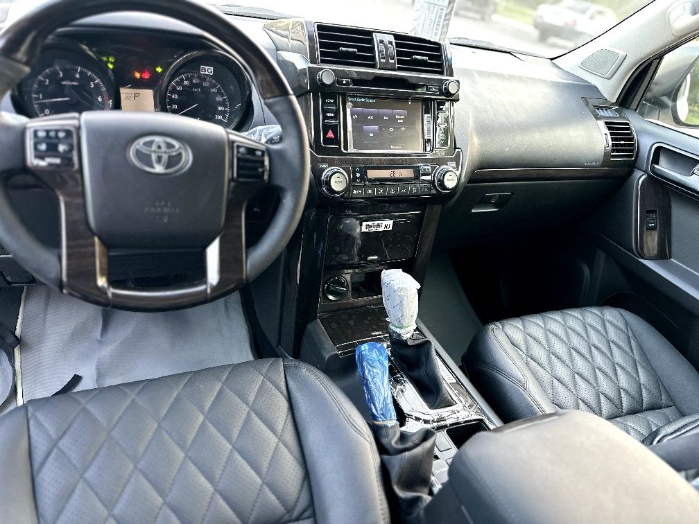 Tayota Land Cruiser Prado 150 VX Full Pozitsyada