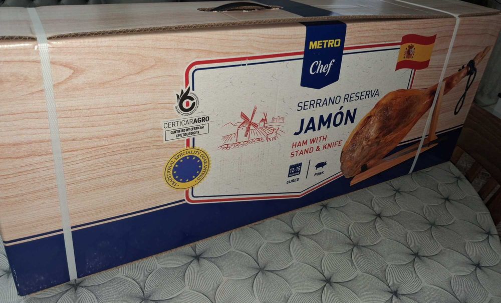 Хамон с дъска и нож налични 12 броики