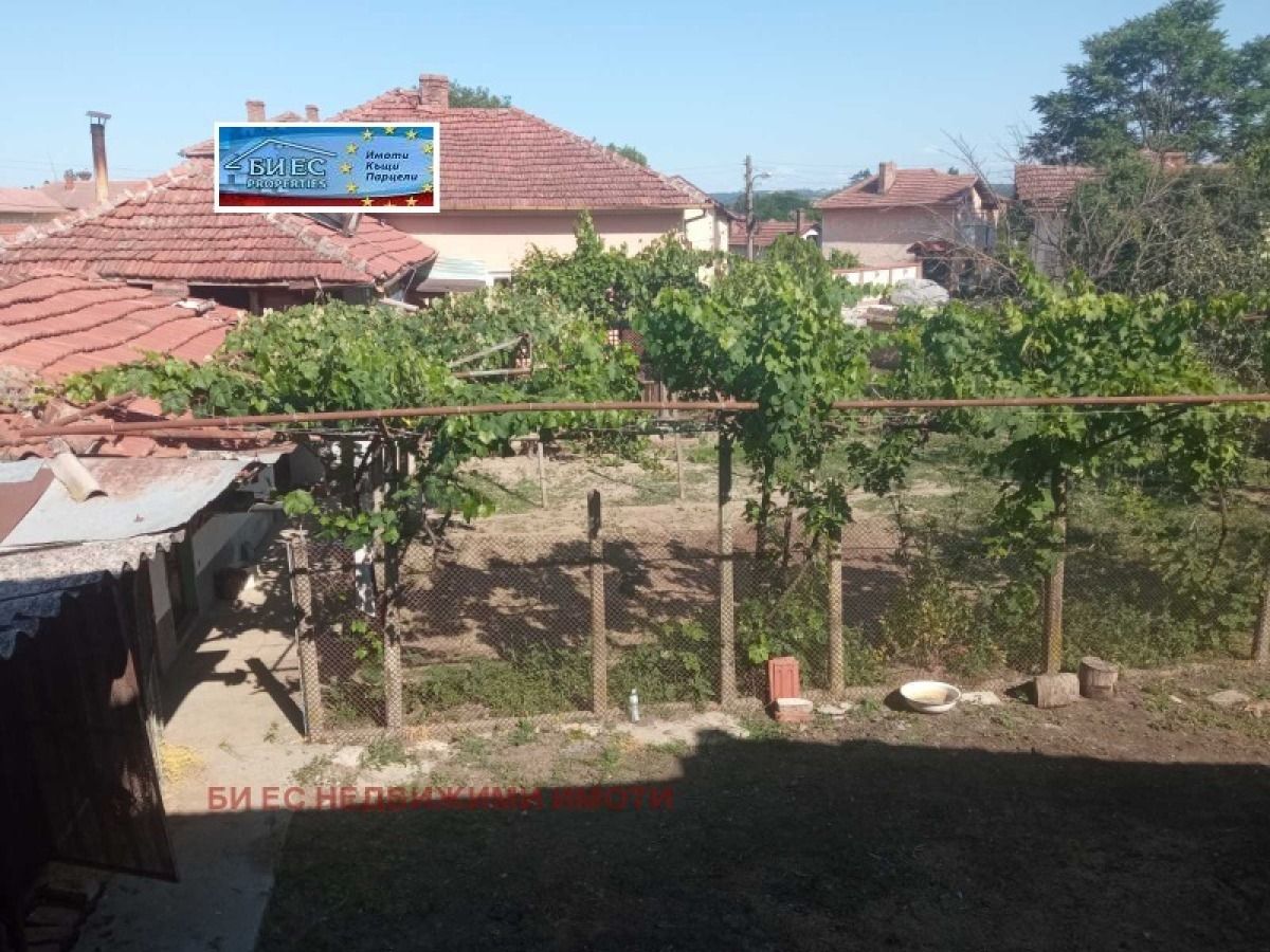 Продажба Къща гр. Луковит - с. Дерманци 115m²