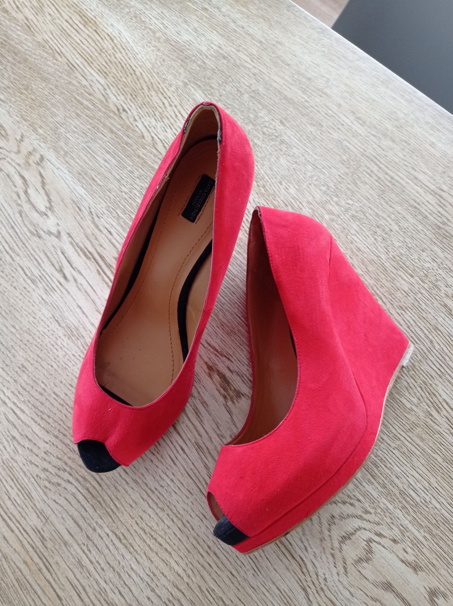 Sandale Zara cu platforma