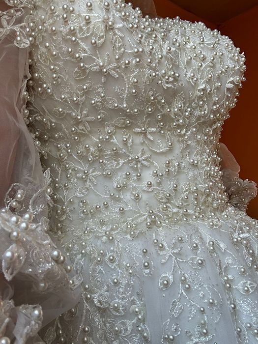 Продам свадебное платье! Очень красивое