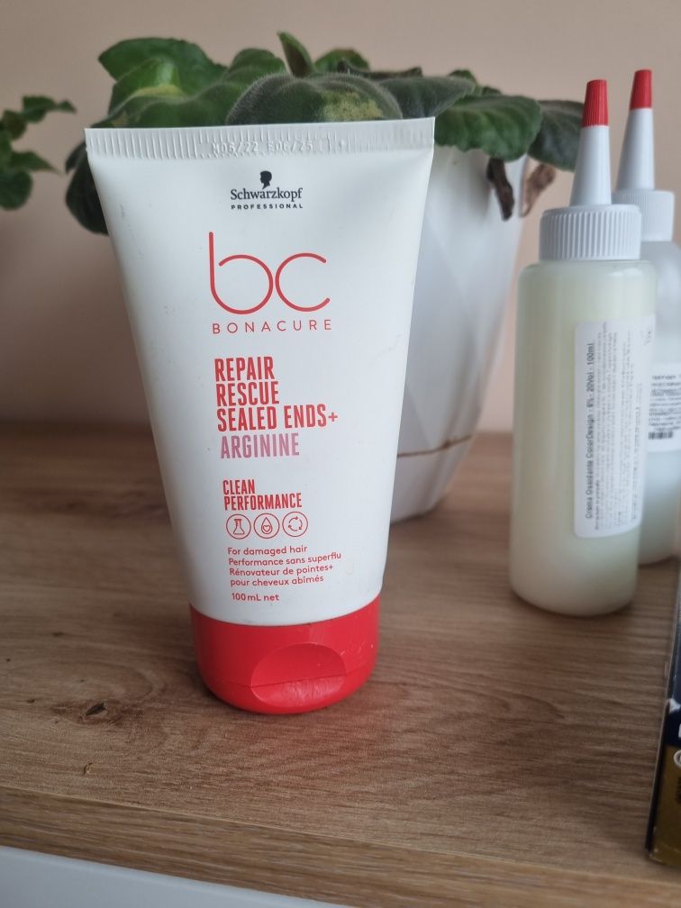 Боя Wella Koleston 12.81,оксидант 6%/12%,масажор за глава, Scwarzkoph