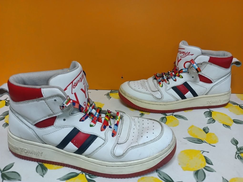 Tommy Hilfiger N 43 - 35 лв