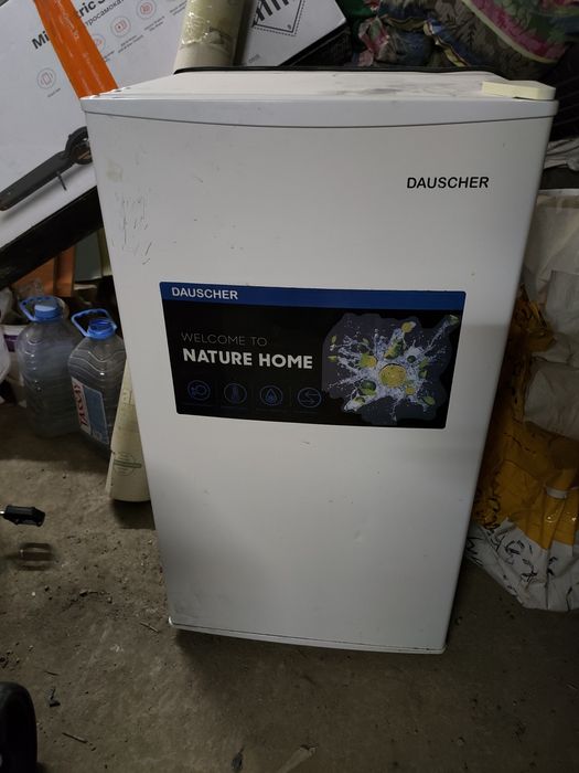 Холодильник маленький б/у