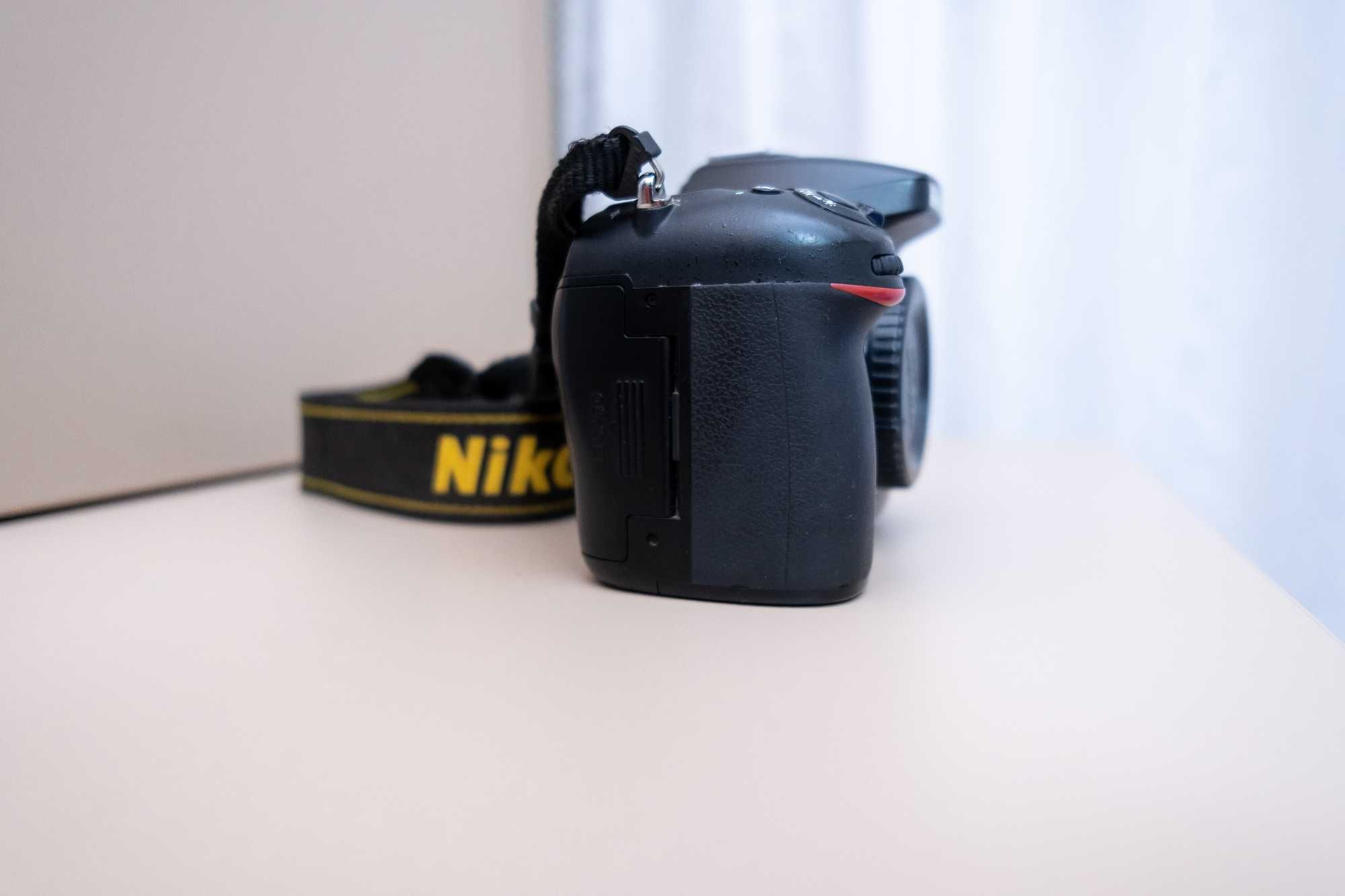 Nikon D7100 - Body - Aparat Foto DSLR - Nikkor 16-85mm