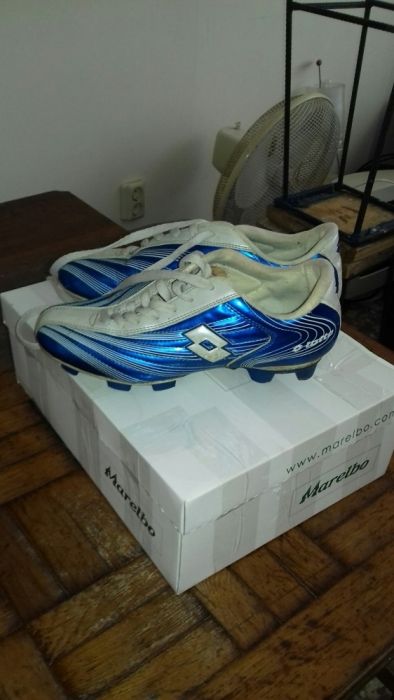 Adidasi loto originali cu crampoane pt iarba,neg