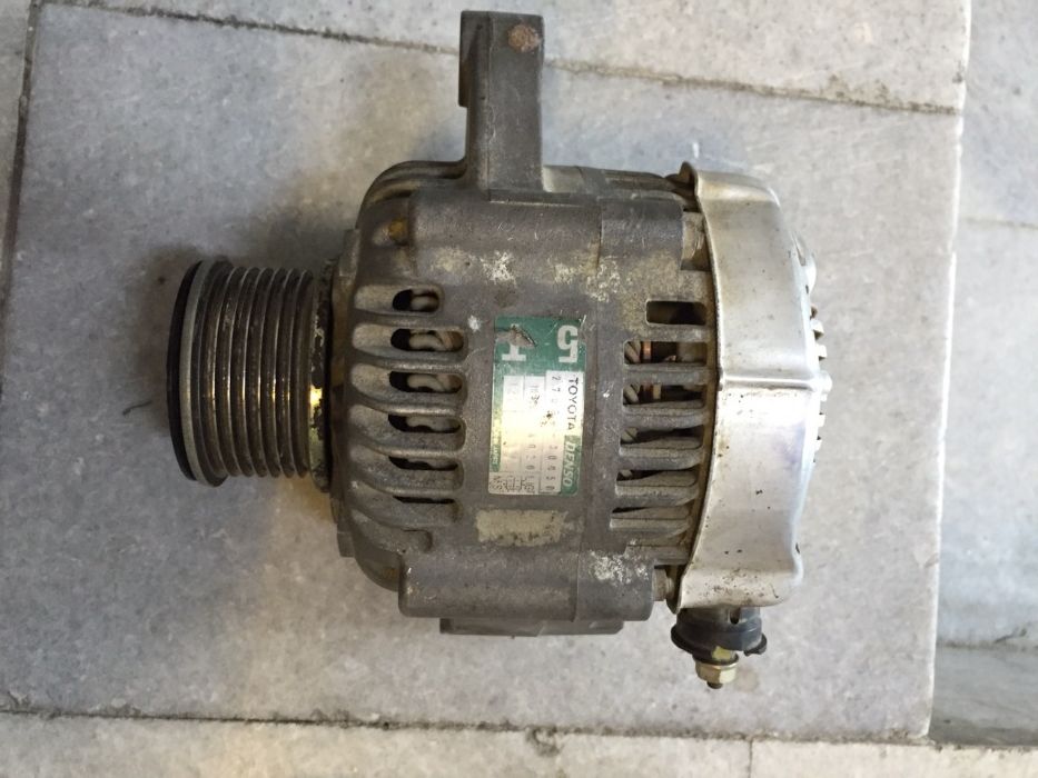 Динамо alternator DENSO за Toyota Land Cruiser 90 - FJ120 ; Ланд Круиз