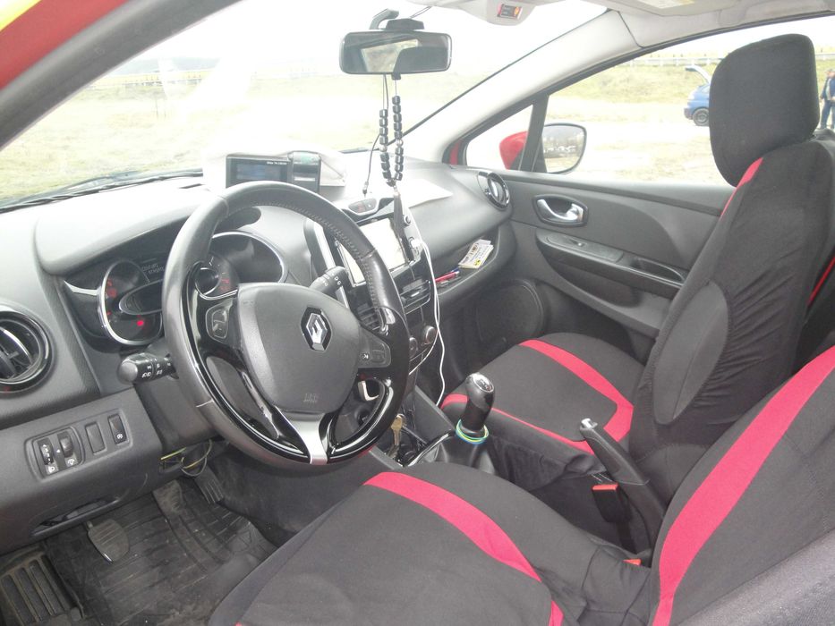 Vand firma cu licenta taxi si masina Renault Clio