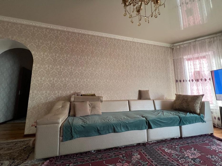 Диван в гостинную