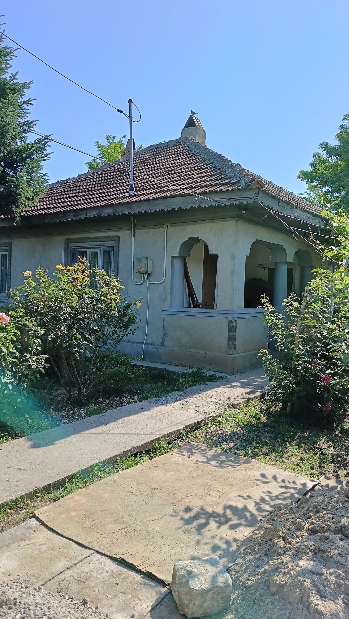 Vând casă în comun Gheorghe Lazăr