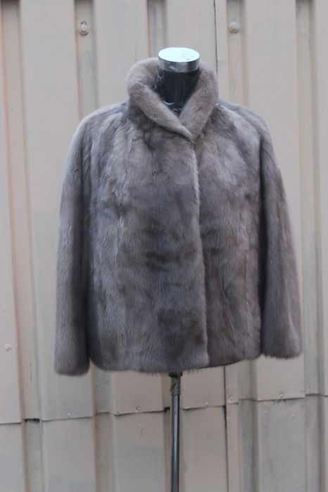 STIL RAFINAT! Jacheta din blana de vizon , empire  grey.