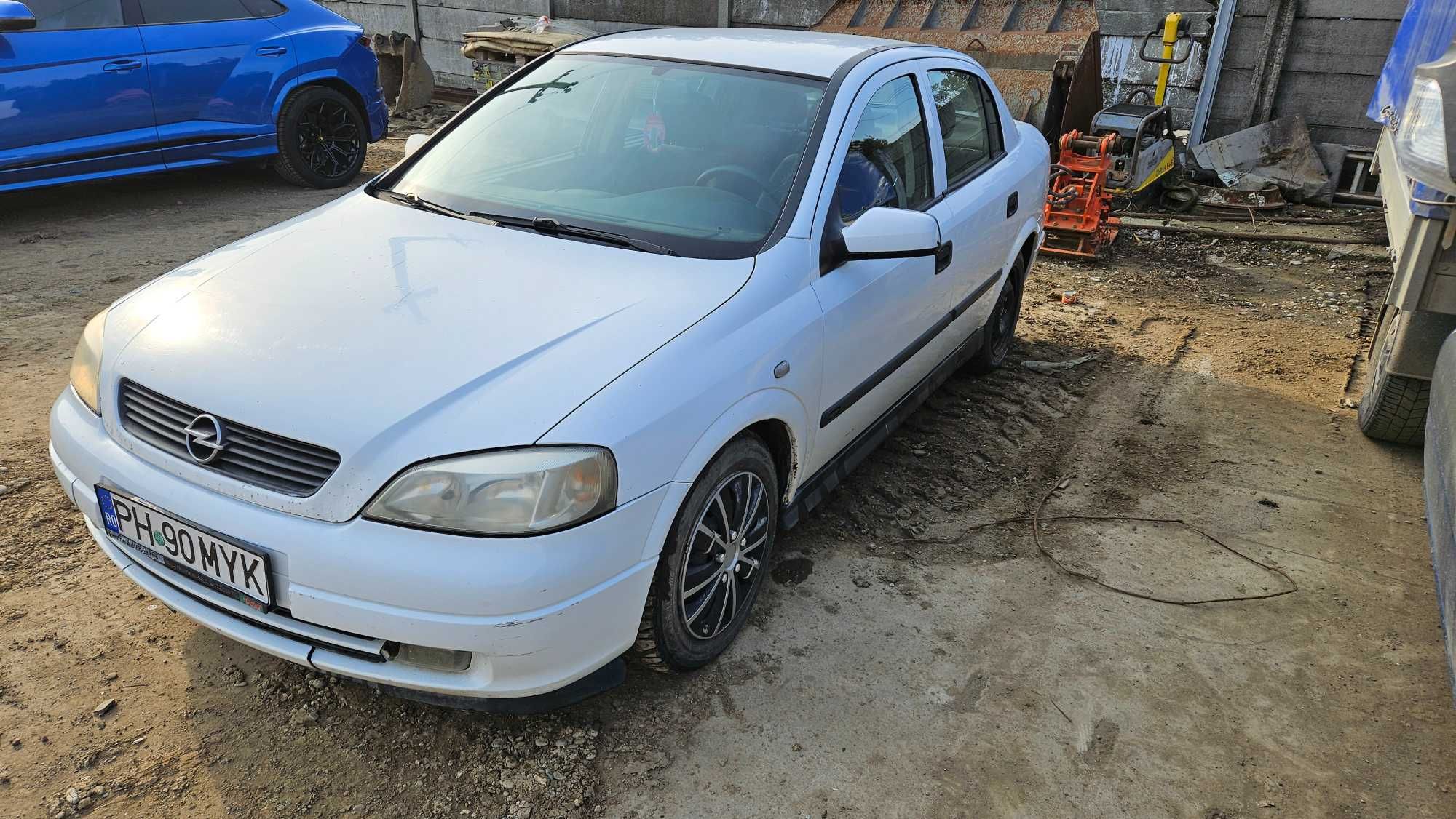 Vand opel astra sedan