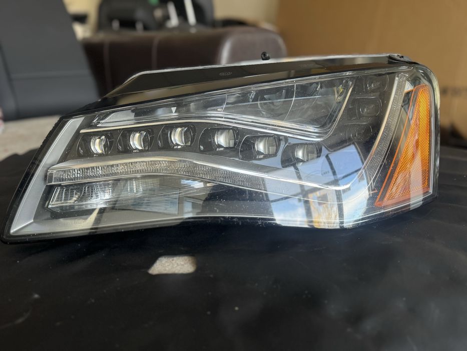 Фар за Audi A8 4H
