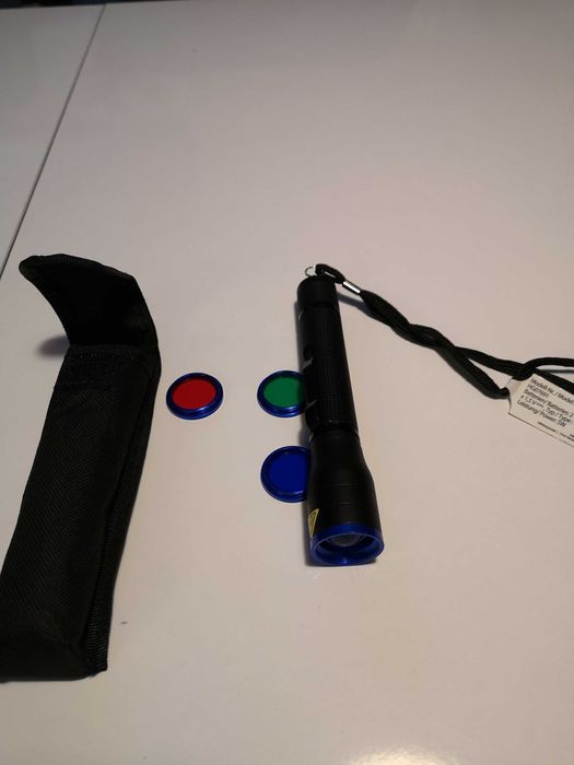 lanterna led din metal cu baterie reincarcabila,3 filtre de culoare