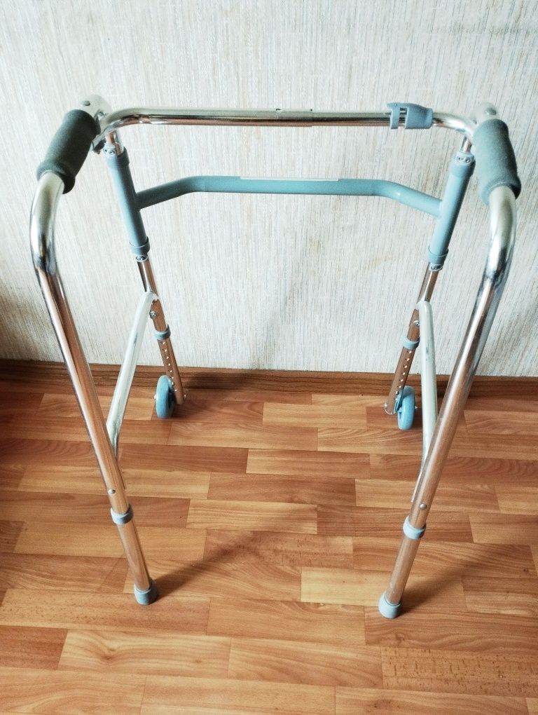 Ходунки - опоры для инвалидов