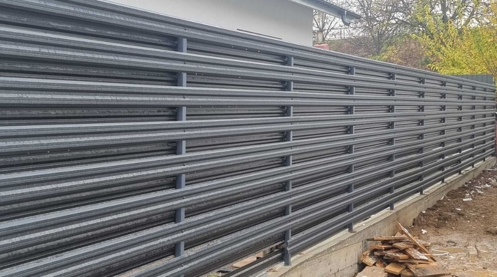 Vând fac garduri din șipcă metalică