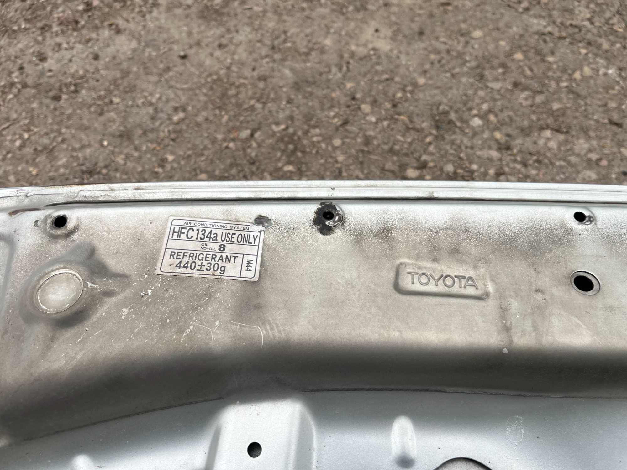 Преден капак за Toyota Avensis T25 (преди фейса)