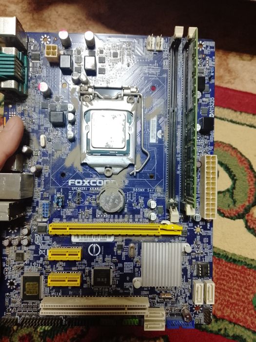 Материнская плата продается