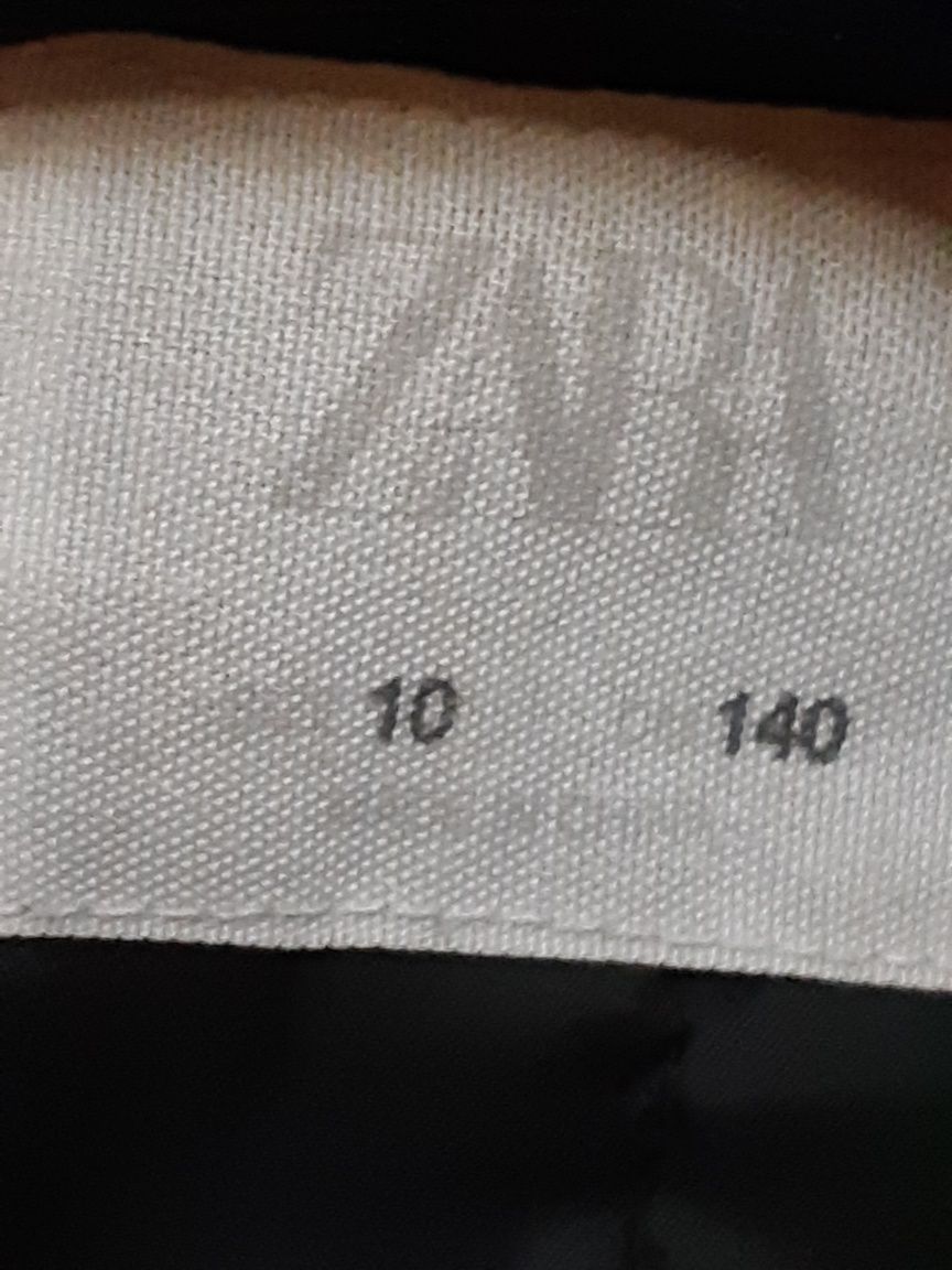 Кожено яке на Zara.