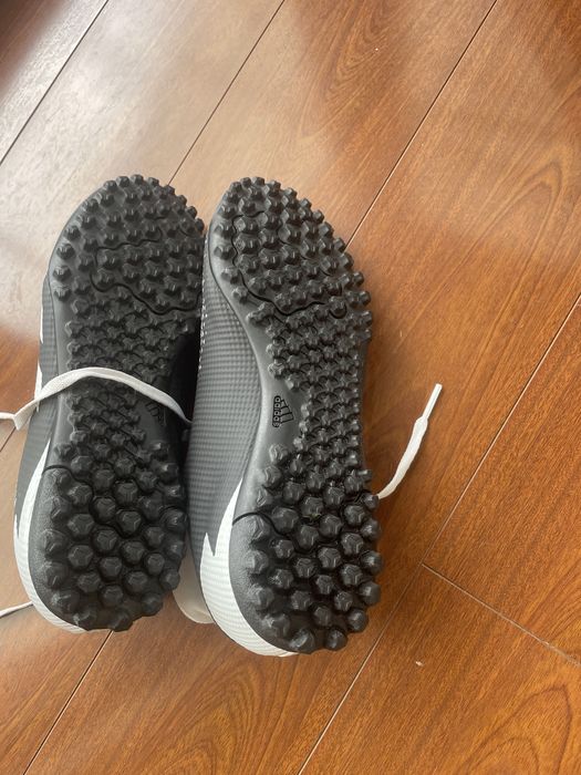 Vând Adidas predator