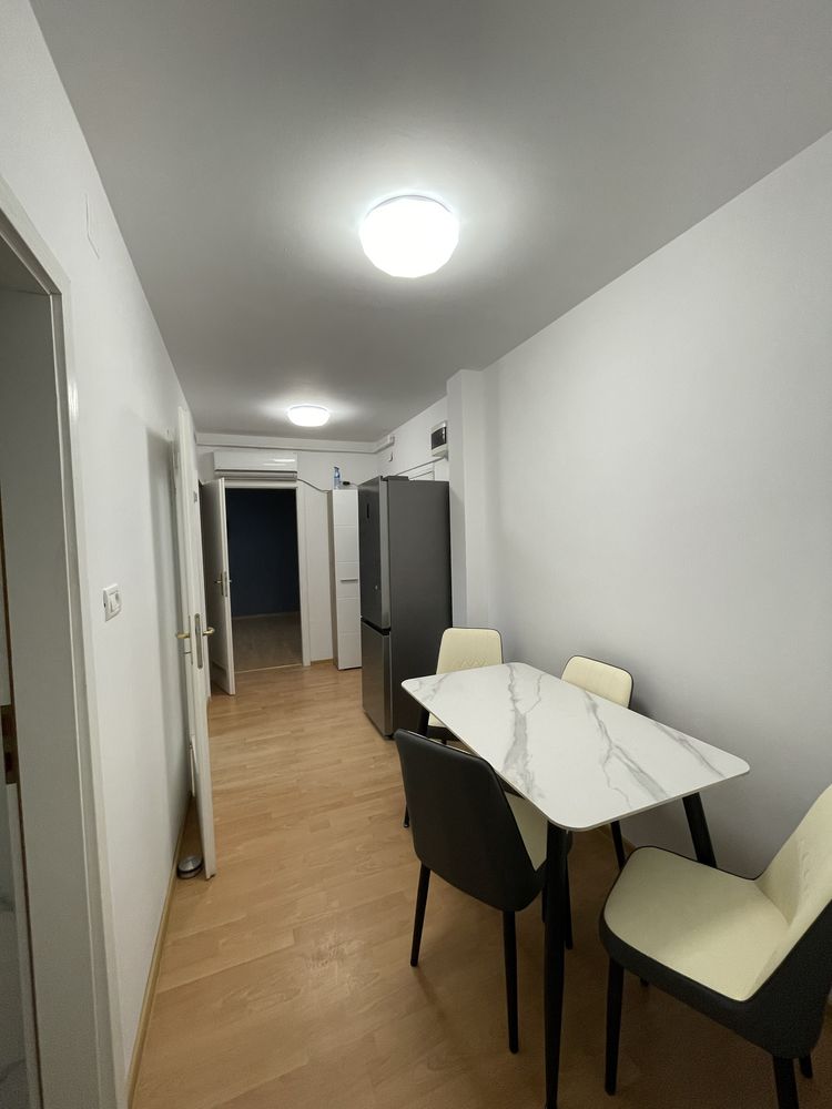 Închiriez apartament cu 2 camere ultracentral