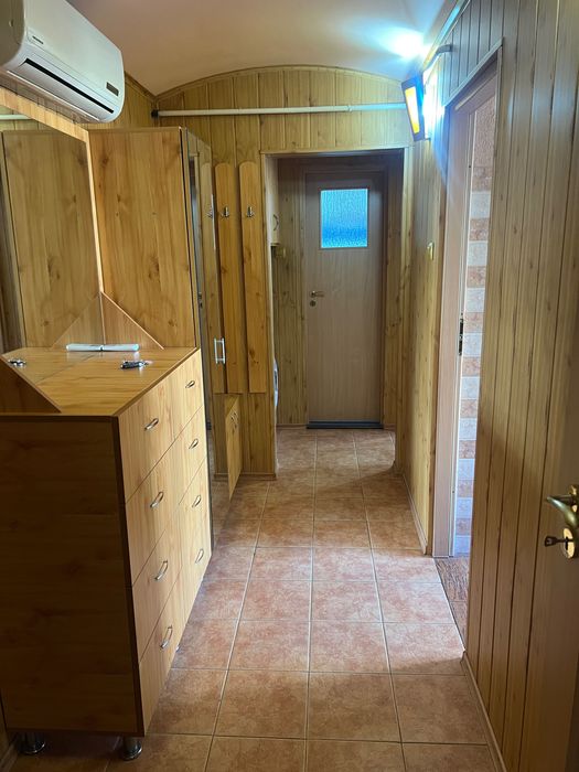 Închiriez apartament