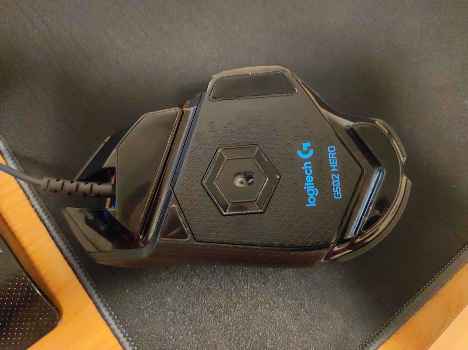 Геймърска мишка Logitech G502 Hero и MousePad/Подложка за мишка COUGAR