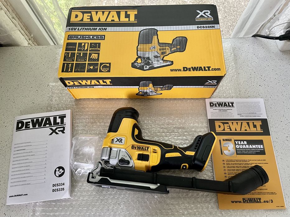 Pendular DeWALT DCS 335 XR. / (CZECH REPUBLIC.) Original Nou-nout !