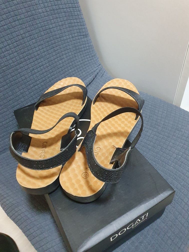 Sandale elastice