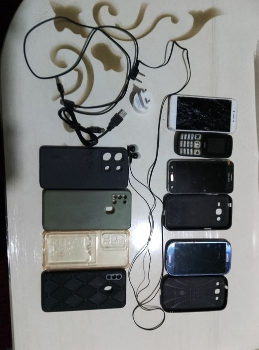 Assortiment (telefon+zaryadchik+chexol) sotiladi !