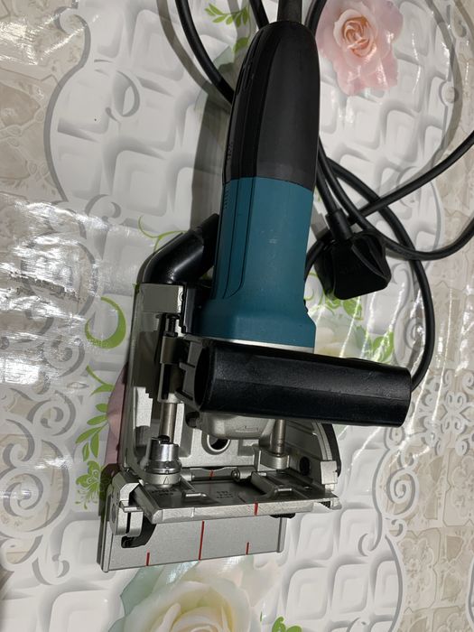 Makita PJ7000/220 V/701 W/ нут фреза