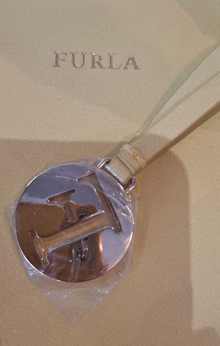 Дамска чанта Furla.