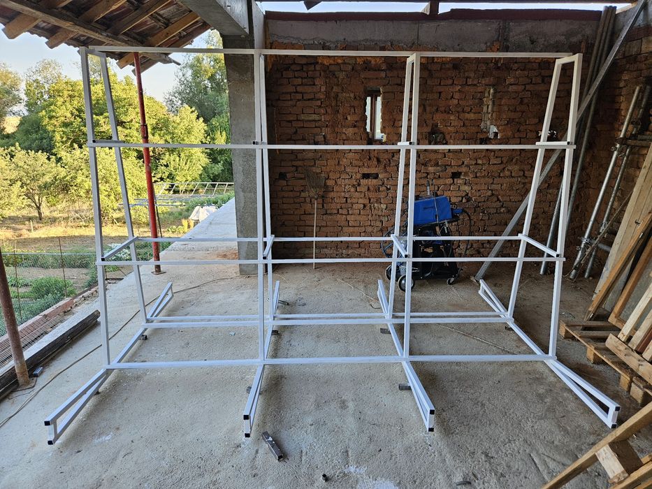 Пирамида за дограма