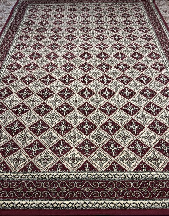 Продам шерстяной ковер в отличном состоянии.