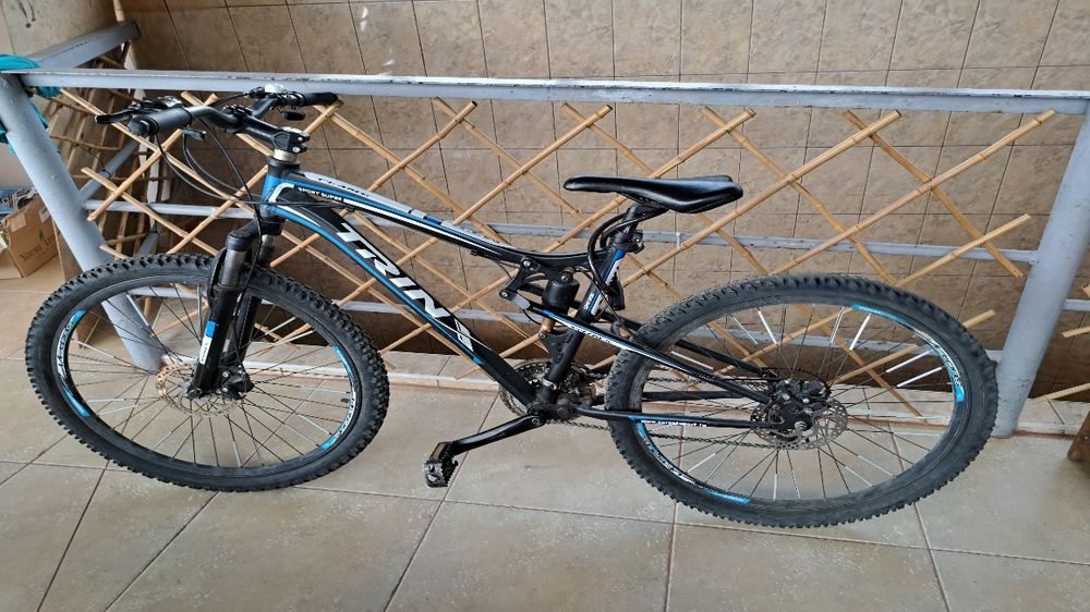 Bicicleta full suspension