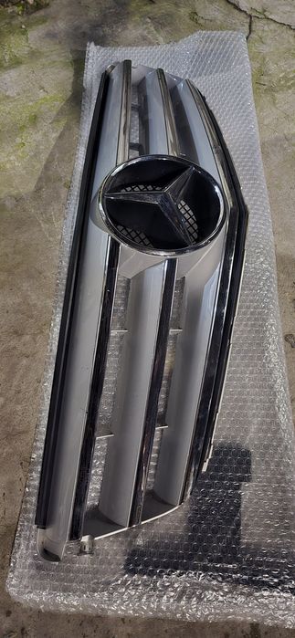 Решетка за Мерцедес W204