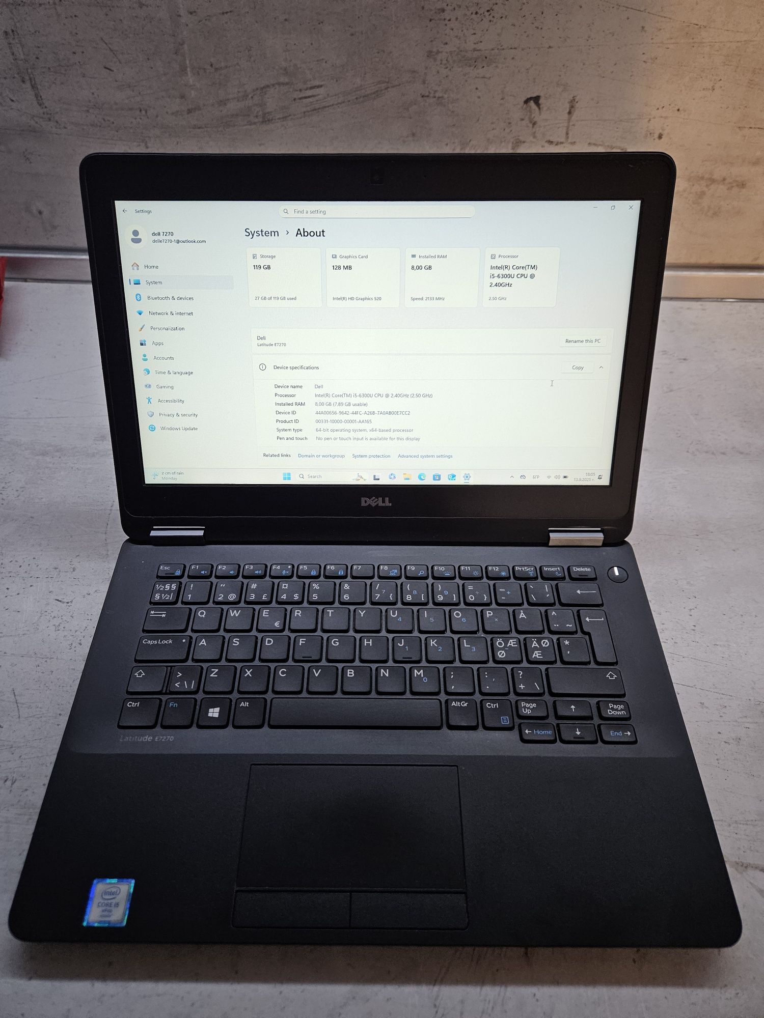 Лаптоп Dell 7270