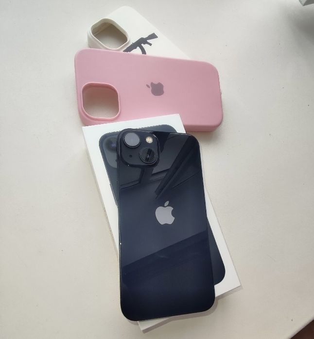Продам iPhone 13