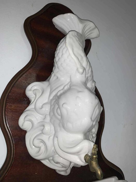 Cijmea de perete cu tenta scoica