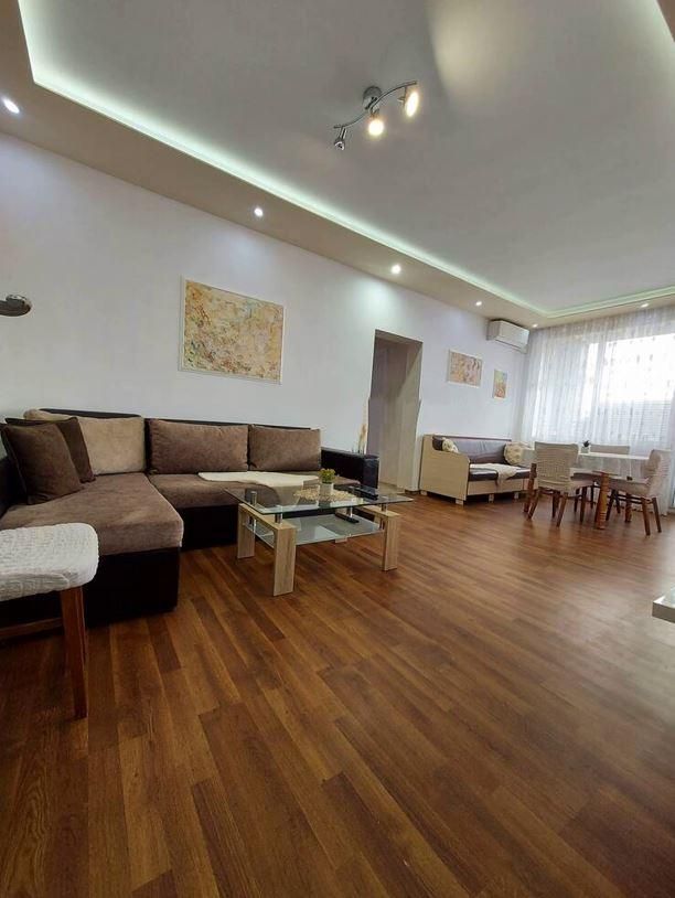 Дава се под наем Двустаен апартамент в Пловдив, Тракия - 60 кв.м за 453.9 € - Снимка #1