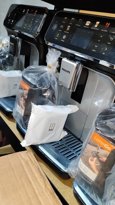 Espressor automat Philips seria 5500 LatteGo