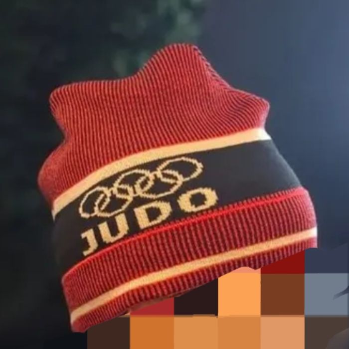 Шапка петушок слово пацана : Стиль 90-х.